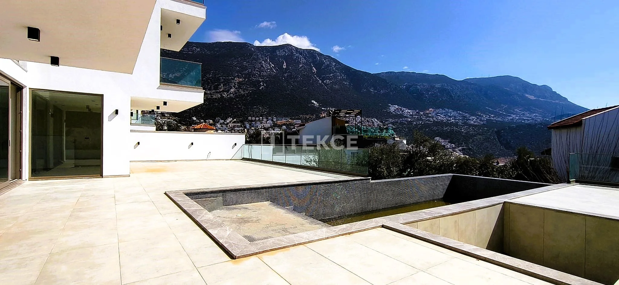 5-Bedroom Villa with Private Pool and Sea View in Kas, Antalya, photo 2