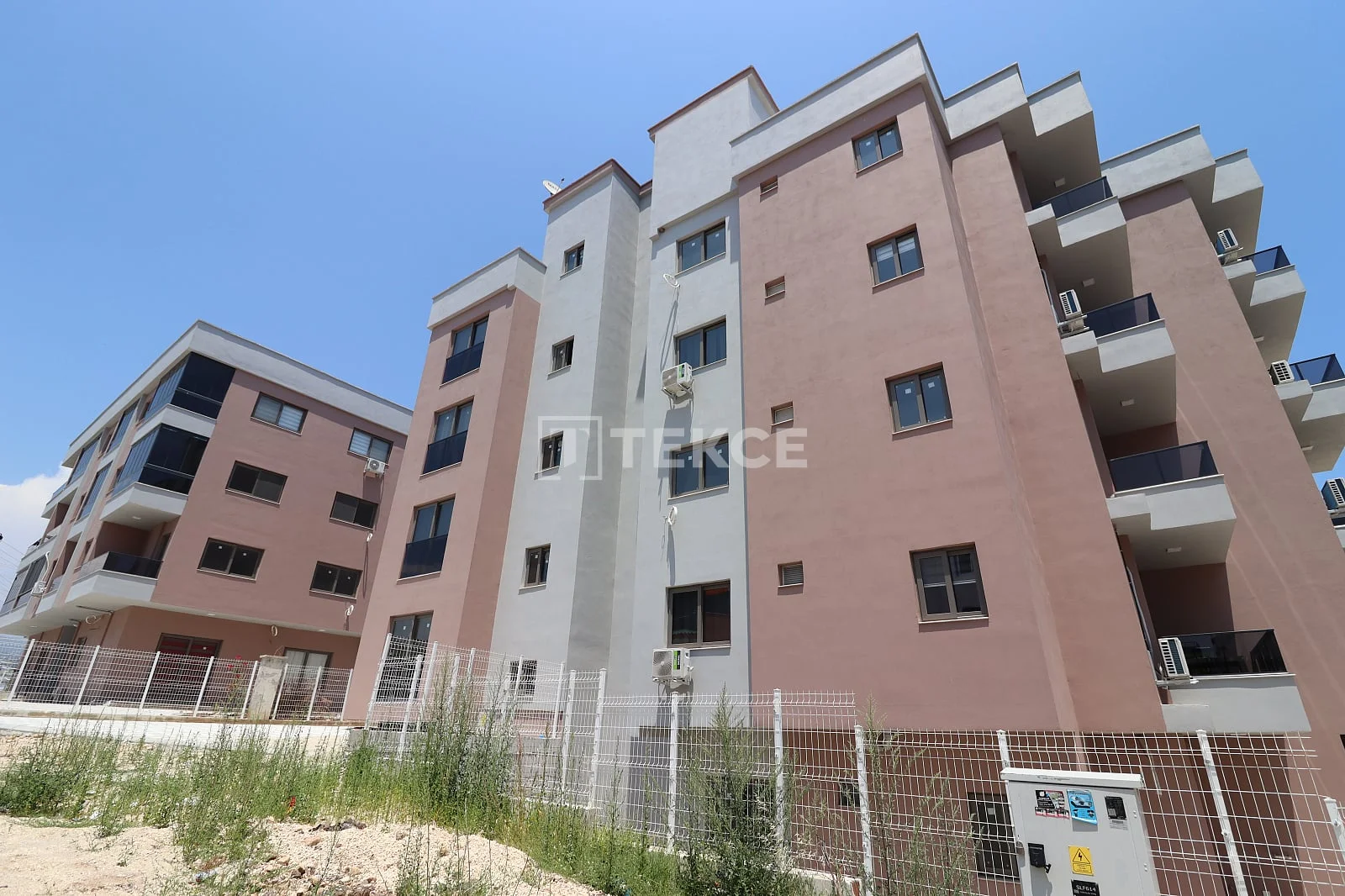 1-Bedroom Apartment with Sea and City Views in Mersin, photo 2