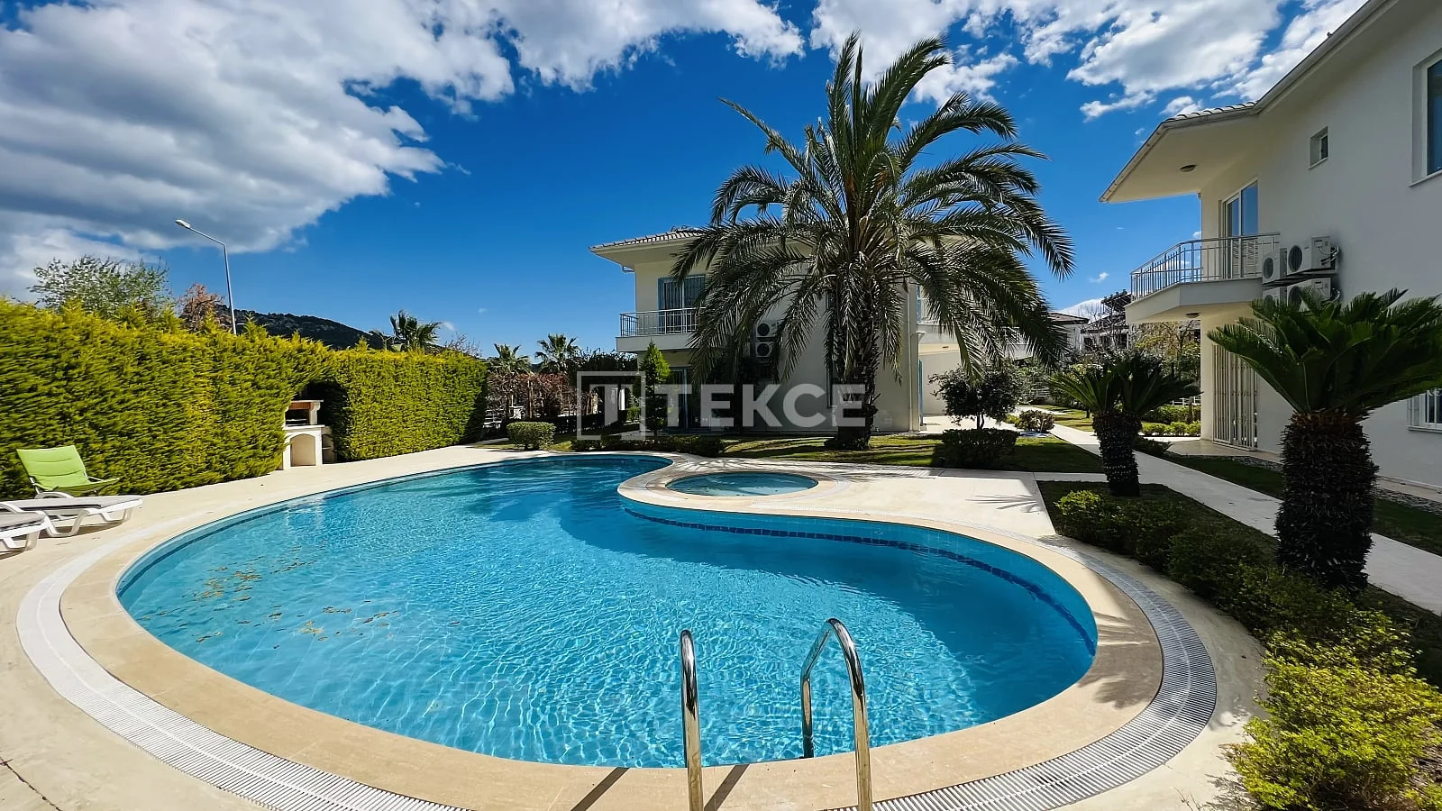 2-Bedroom Apartment with Pool and Garden in Kemer