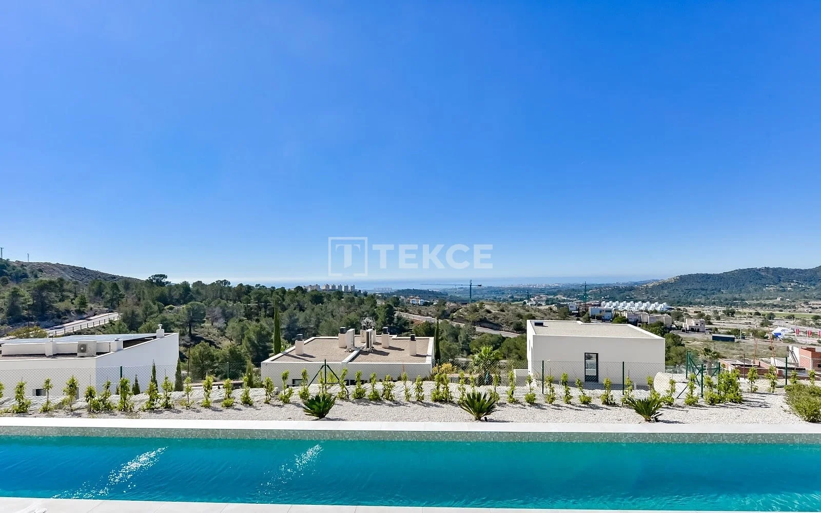 8-Bedroom Villa with Private Pool and Sea View in Finestrat, photo 3