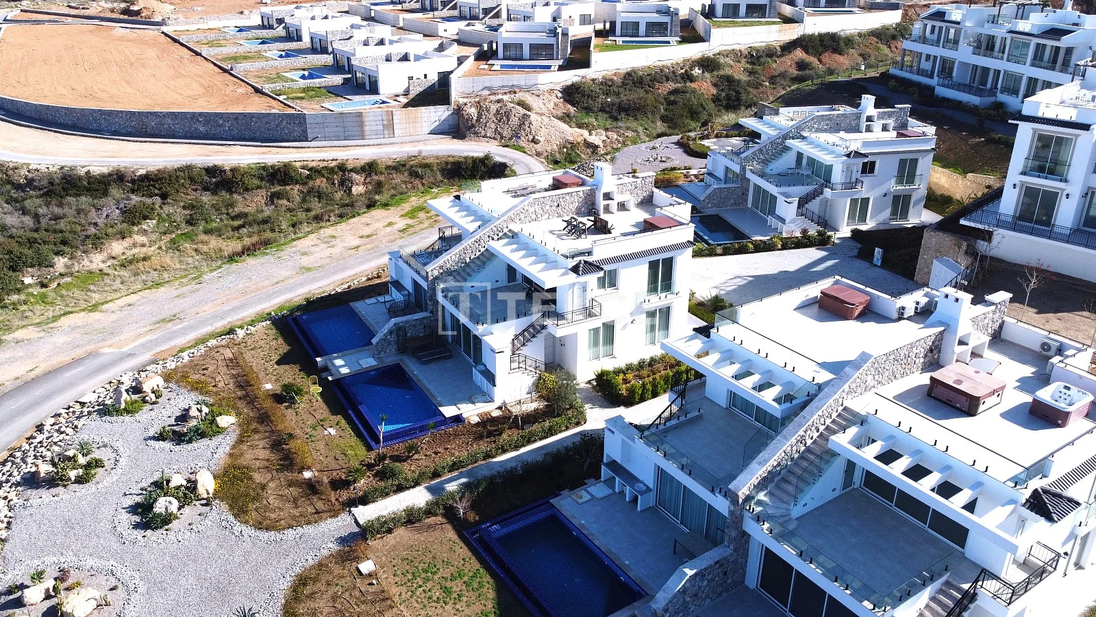 3-Bedroom Apartment with Panoramic Sea and Mountain Views in Kyrenia, photo 3