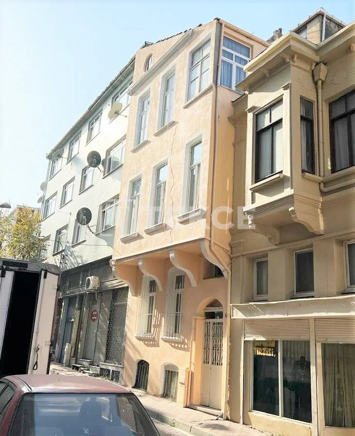 4-Bedroom Commercial Building in Fatih, Istanbul, photo 3