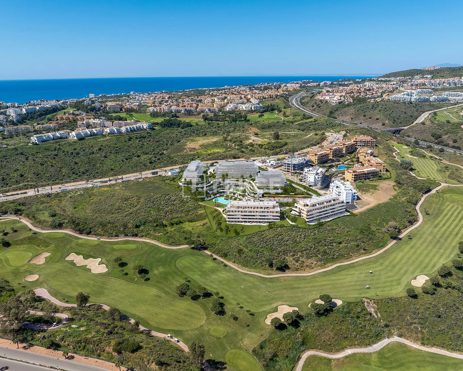 2-Bedroom Apartment with Golf Course View in Mijas, photo 2