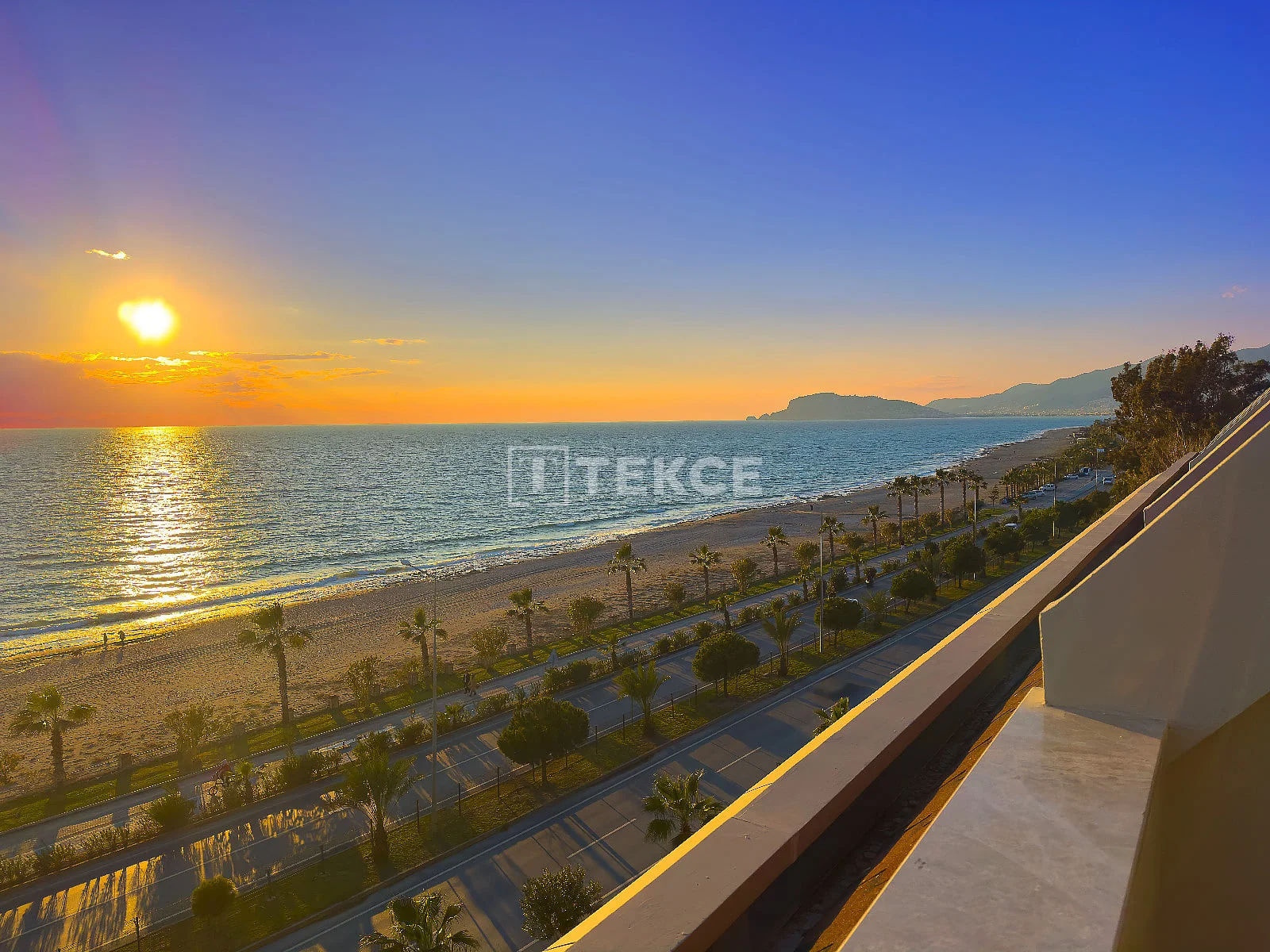 2-Bedroom Penthouse and Apartments with Sea View in Kestel, Alanya