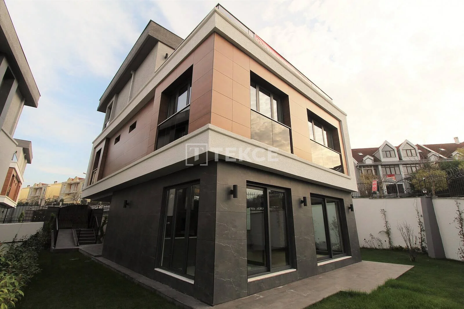 5-Bedroom Villa with Smart Home System in Istanbul, photo 2