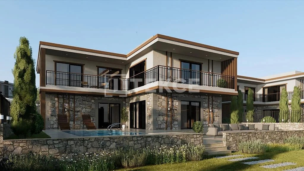 4-Bedroom (5-room) Villa with Private Pool and Garden in Mersin