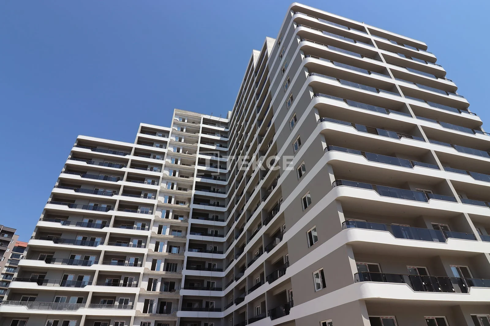 1-Bedroom Apartment with Sea View in Mersin, photo 2