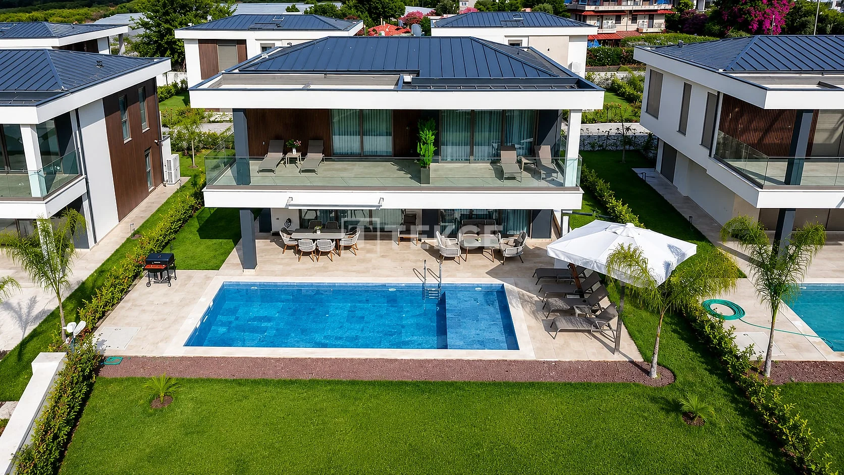 4-Bedroom Villa with Private Pool and Sea View in Kemer