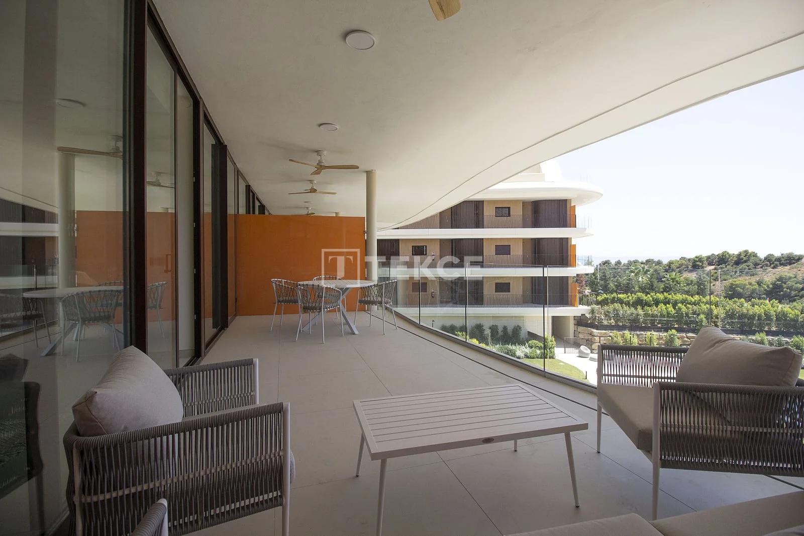 2-Bedroom Apartment with Mountain View Terrace in Fuengirola, photo 3