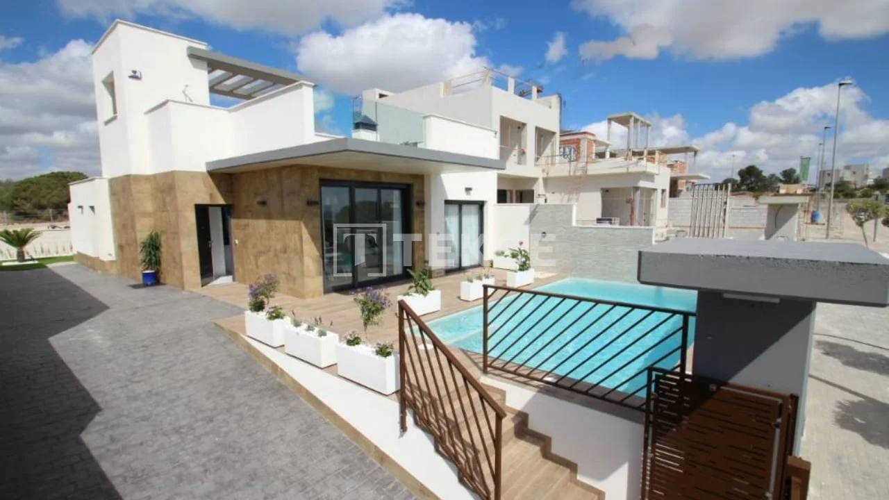 3-Bedroom Villa with Private Pool and Sea View in Orihuela, photo 5