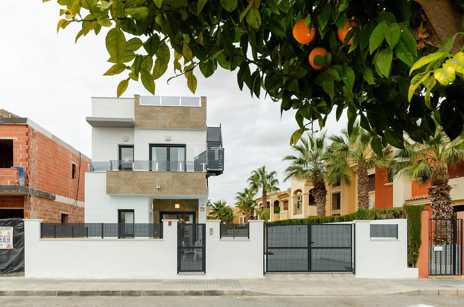 3-Bedroom Villa with Private Pool in Torrevieja, photo 5