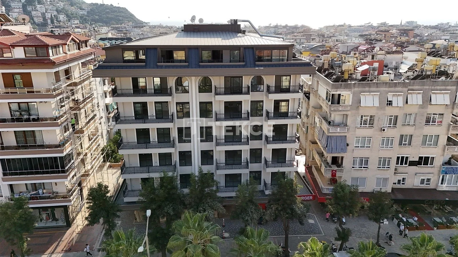 1-Bedroom Penthouse and Apartment with City View in Alanya, photo 3