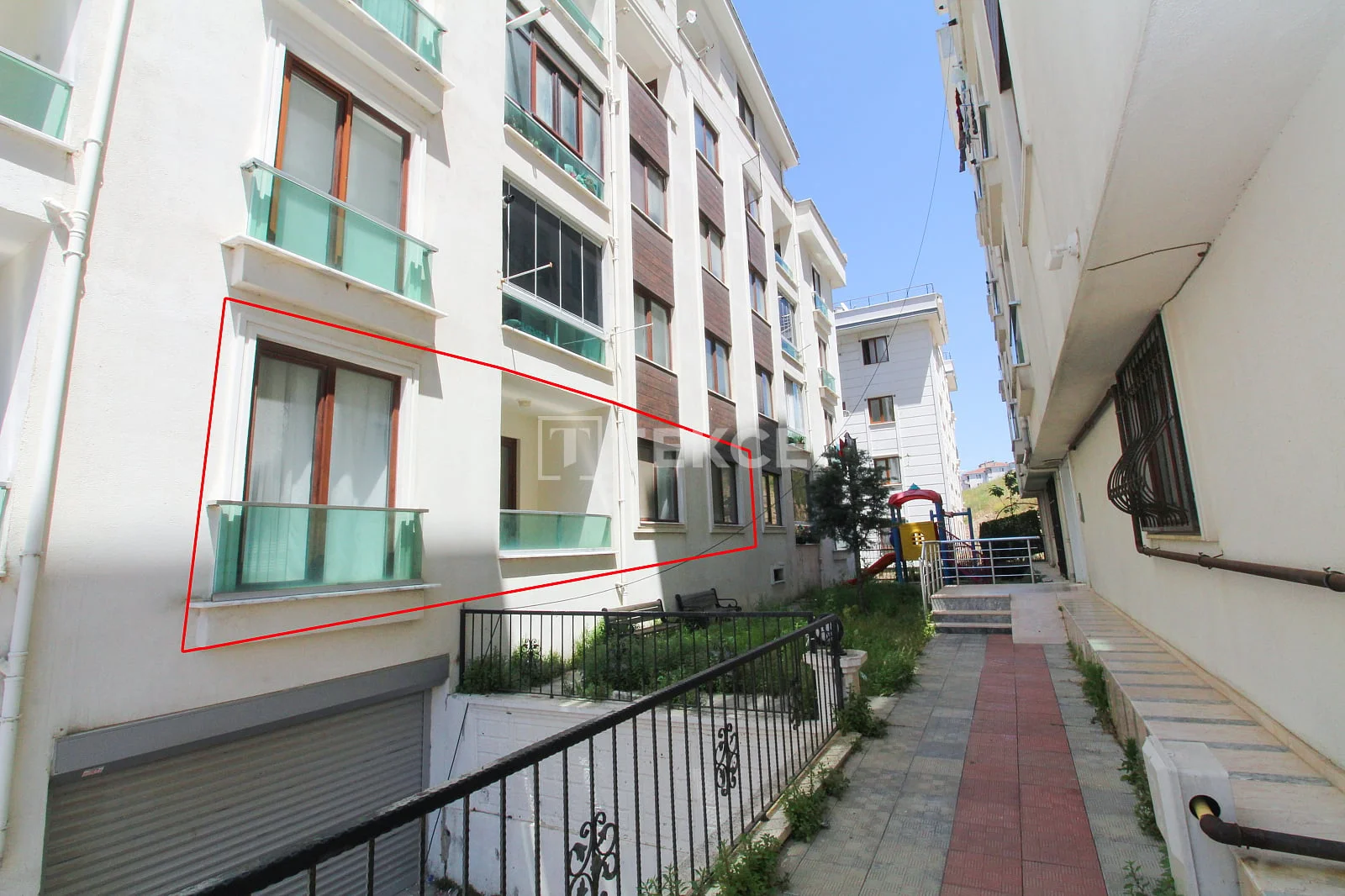 2-Bedroom Furnished Apartment in Çinarcık, Turkey, photo 3