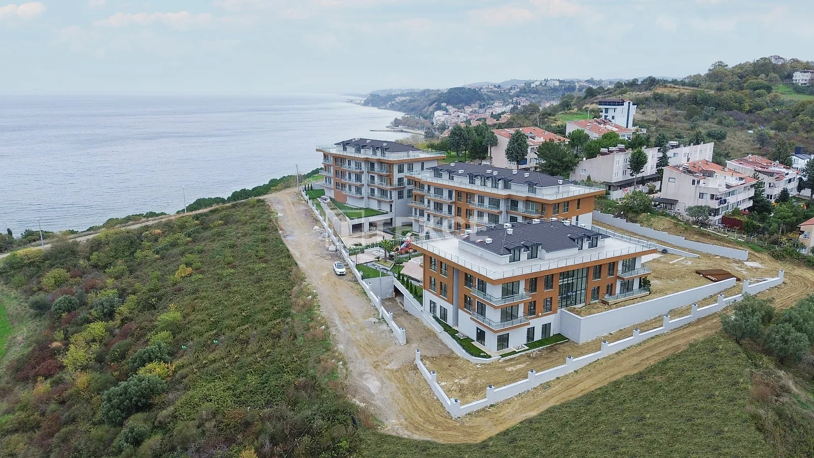 1-Bedroom Apartment with Sea View in Cinarcik, photo 3