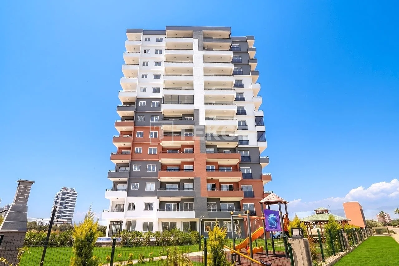 2-Bedroom Apartment with Sea View in Mersin, Turkey