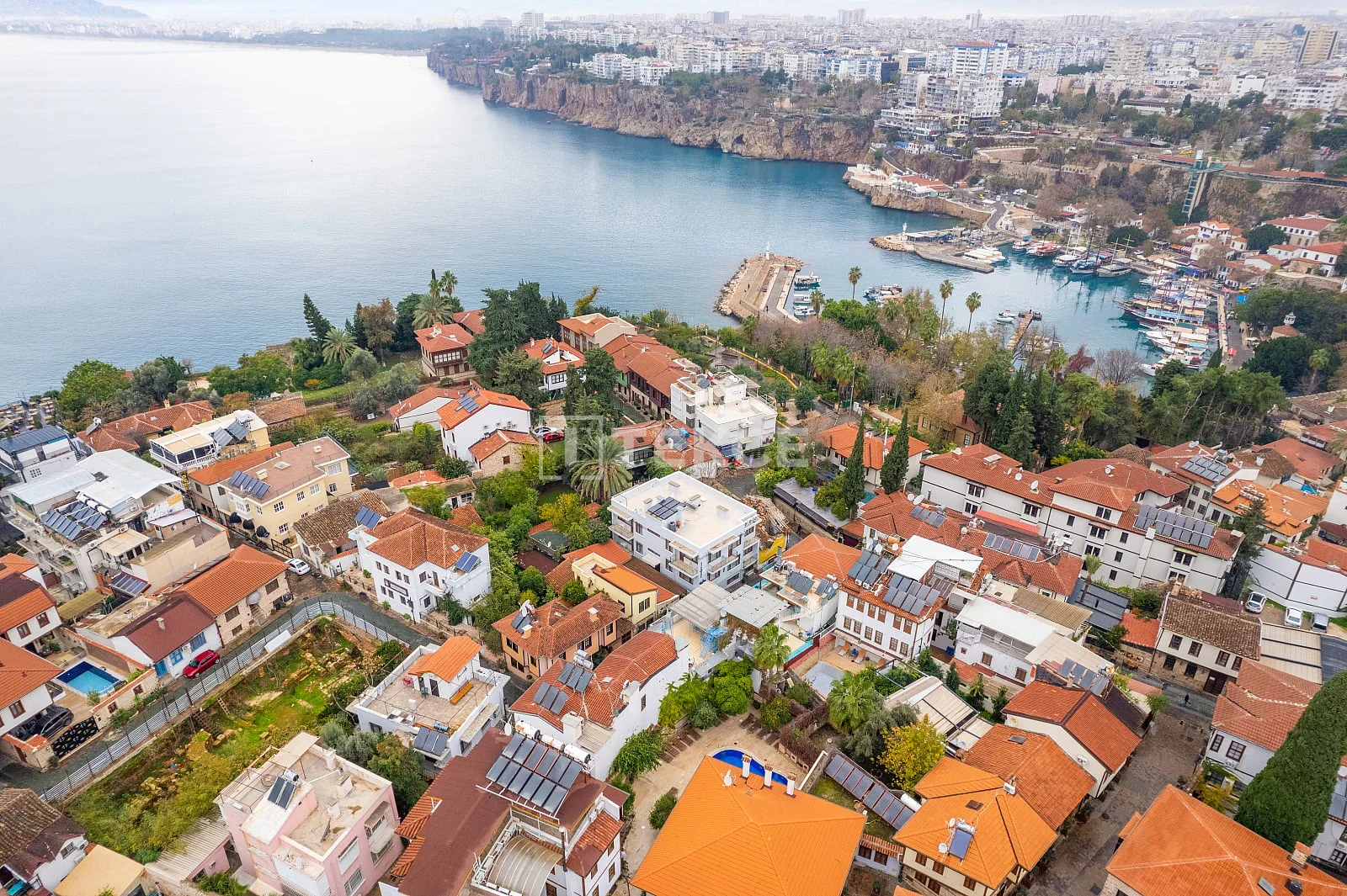 Commercial Property with 16 Rooms in Muratpasa, Antalya, photo 2