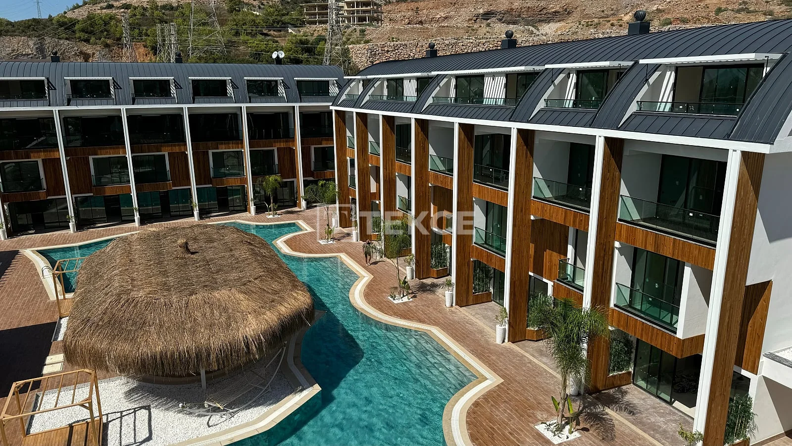 2-Bedroom Apartment with Sea View in Alanya, photo 3