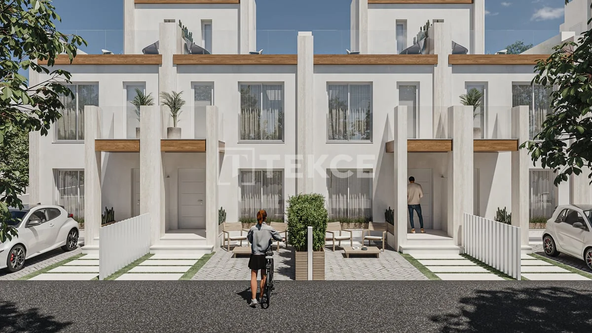 2-Bedroom Townhouse with Garden and Terrace in Santa Pola, photo 2