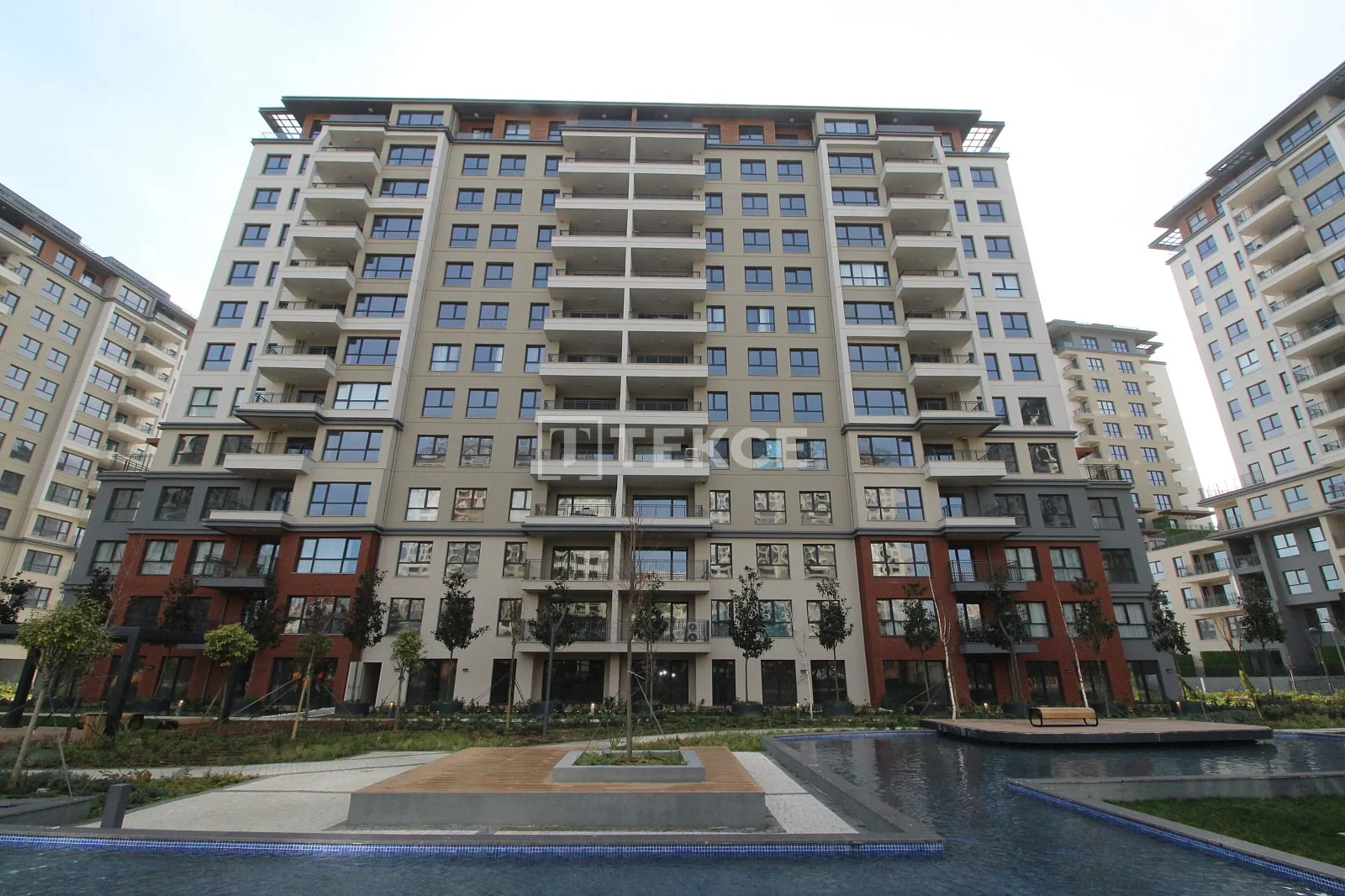 2-Bedroom Apartment with Balcony and Terrace in Istanbul, photo 5