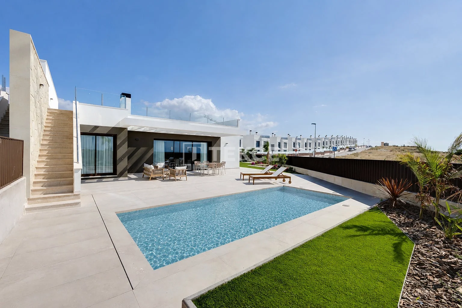 3-Bedroom Villa with Private Pool and Sea View in Muchamiel, photo 3