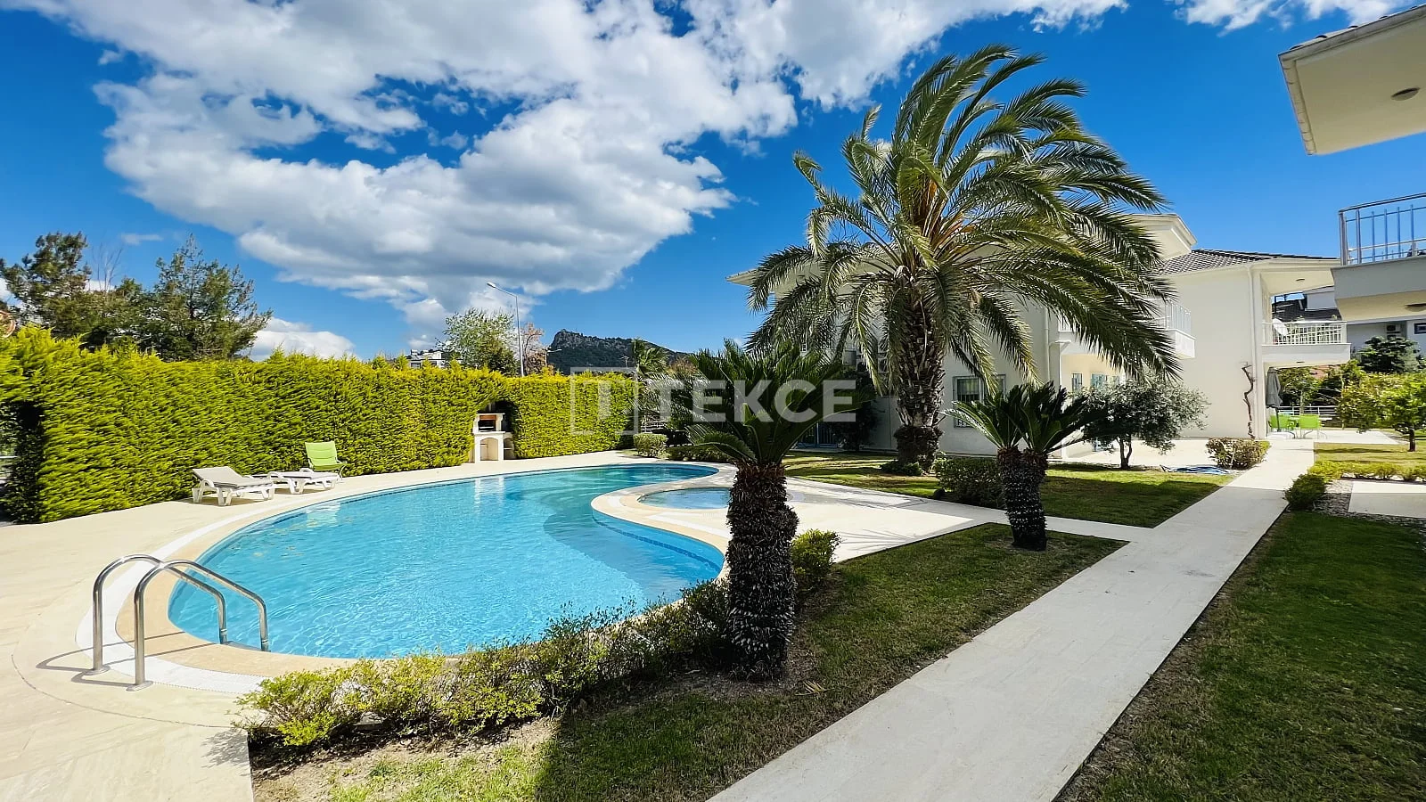 2-Bedroom Apartment with Pool and Garden in Kemer, photo 4