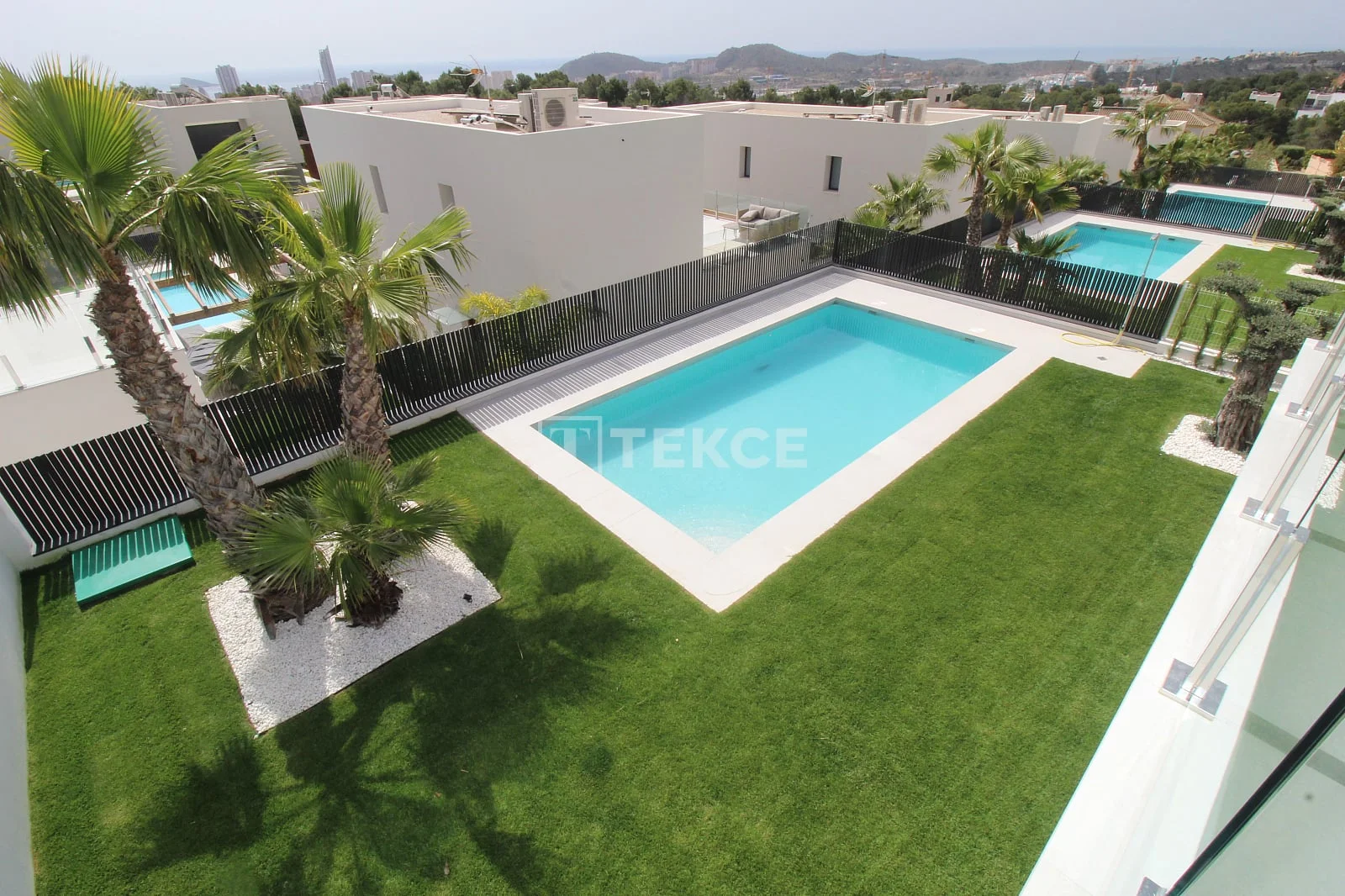 3-Bedroom Villa with Private Pool and Sea View in Finestrat, photo 3