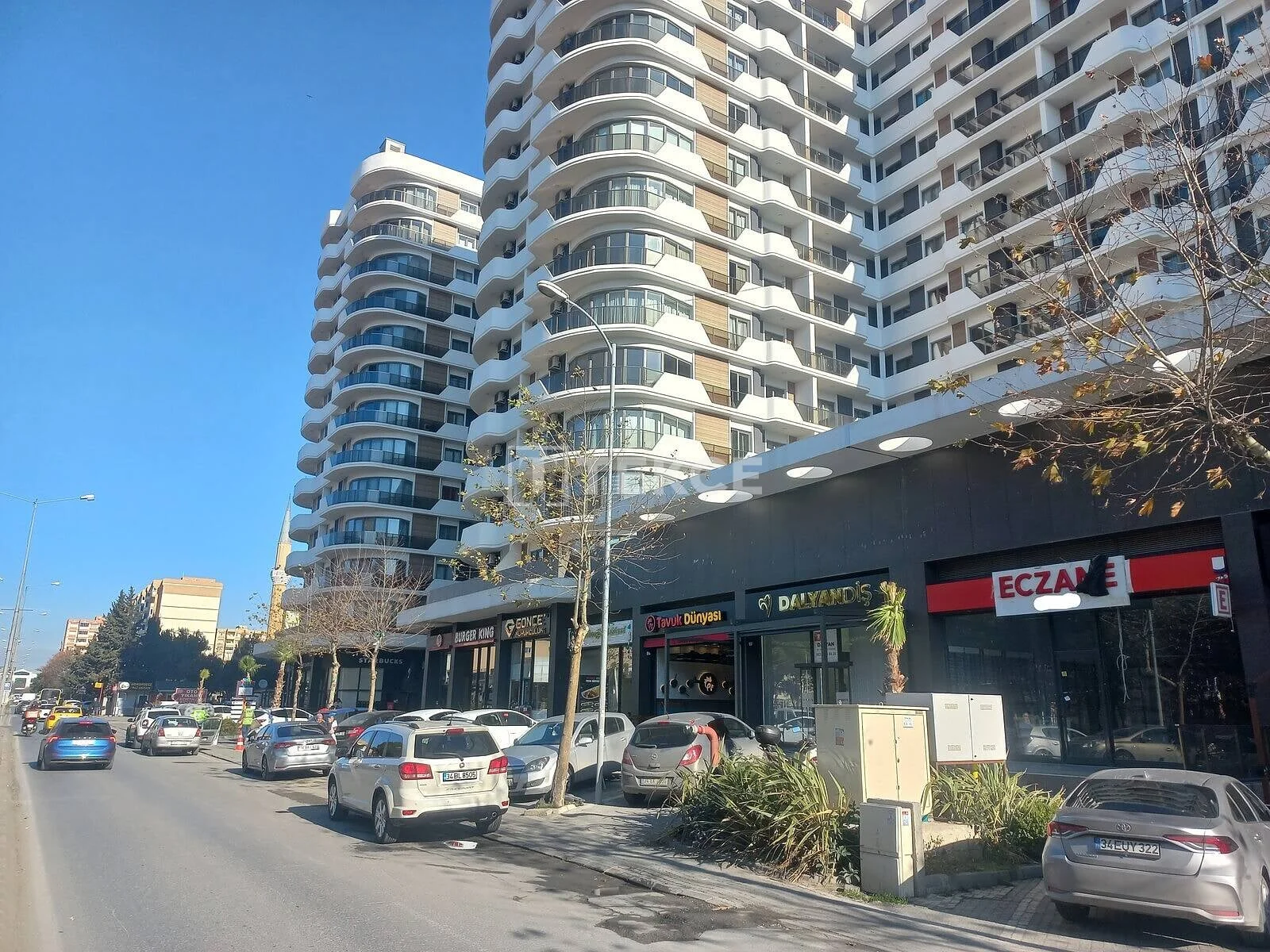Commercial Space 131 m² in Istanbul Shopping Center