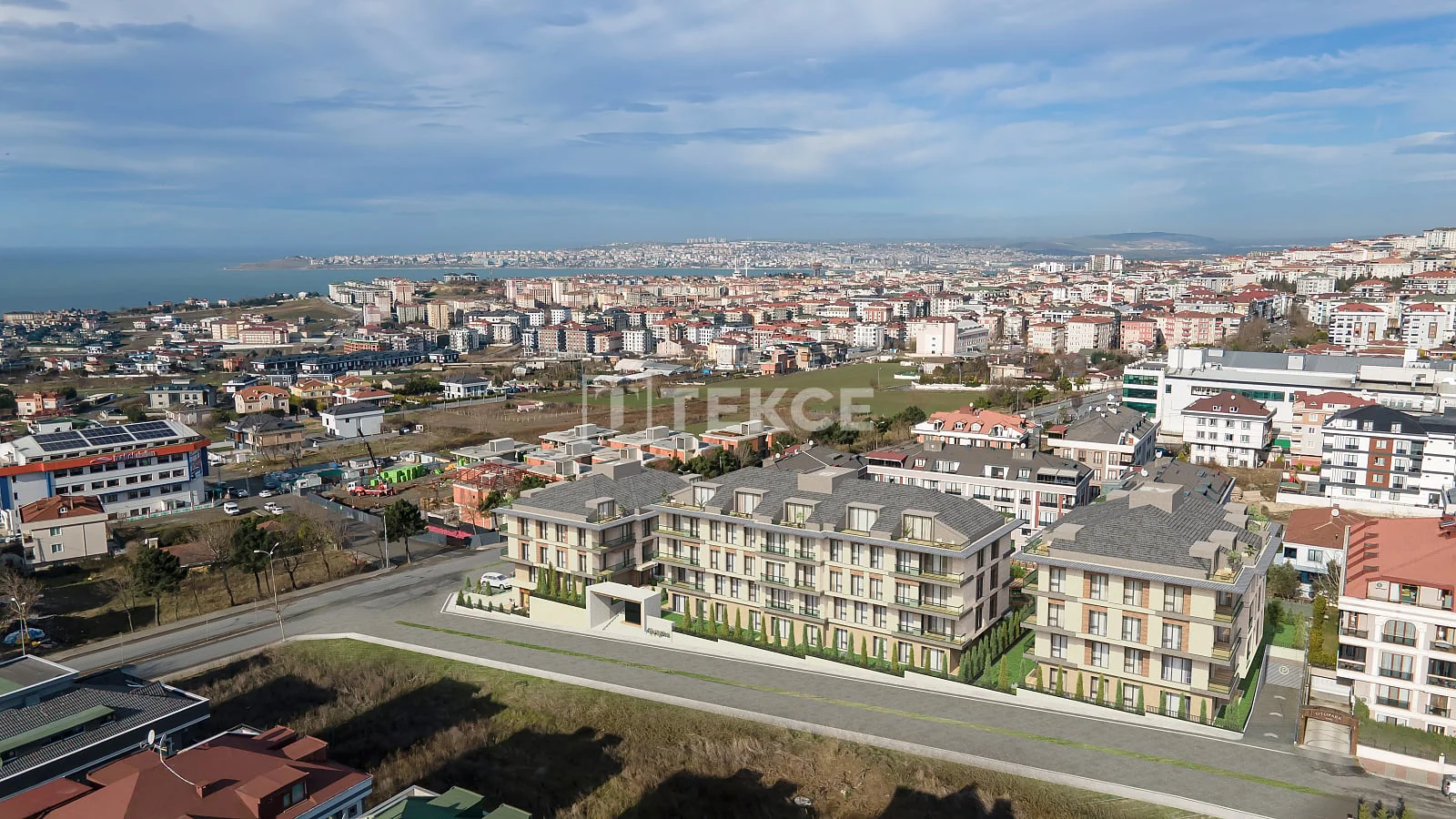 3-Bedroom Apartment with Shared Pool in Istanbul, photo 2