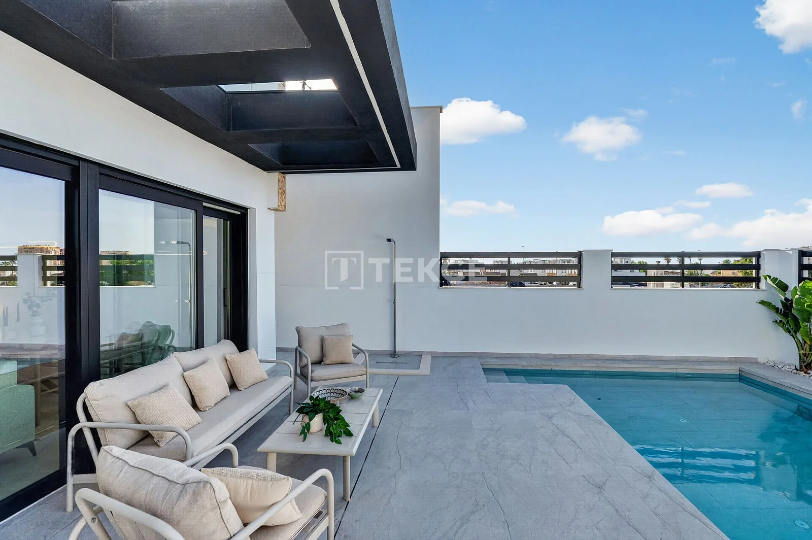 3-Bedroom Villa with Private Pool in Torrevieja, photo 4
