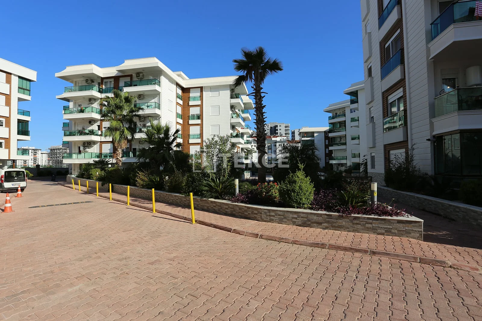 2-Bedroom Apartment with Mountain View in Konyaalti, Antalya, photo 5