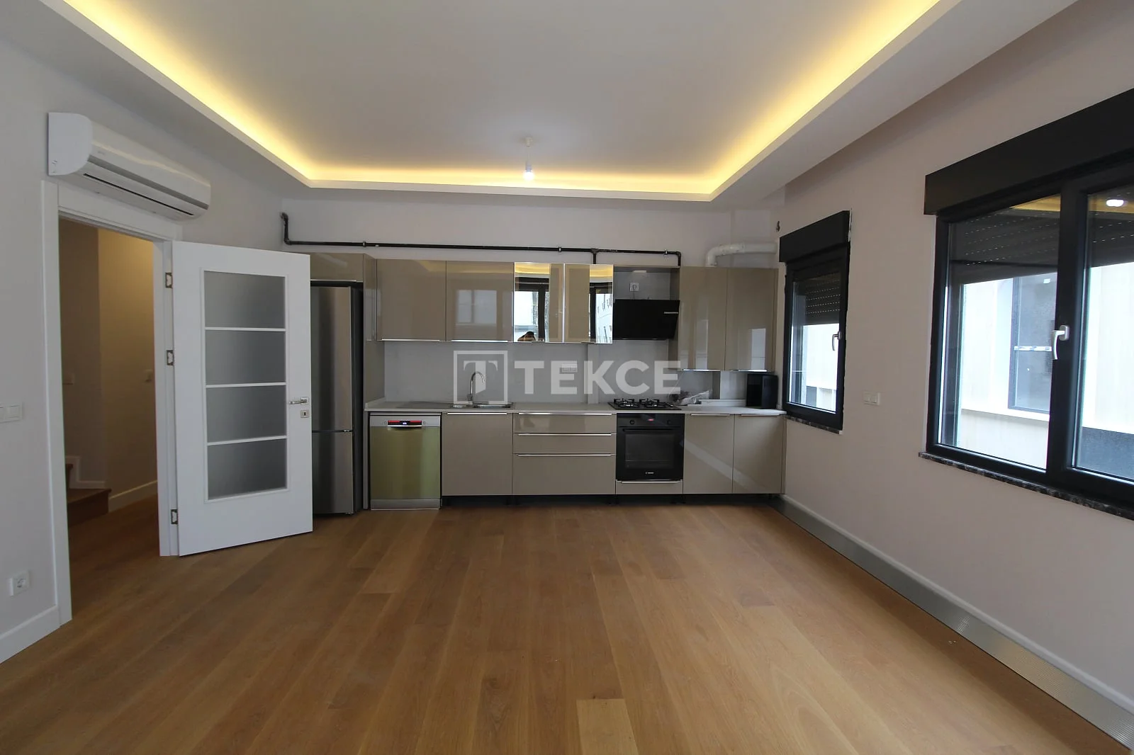 2-Bedroom Apartment with City View in Besiktas, Istanbul, photo 5