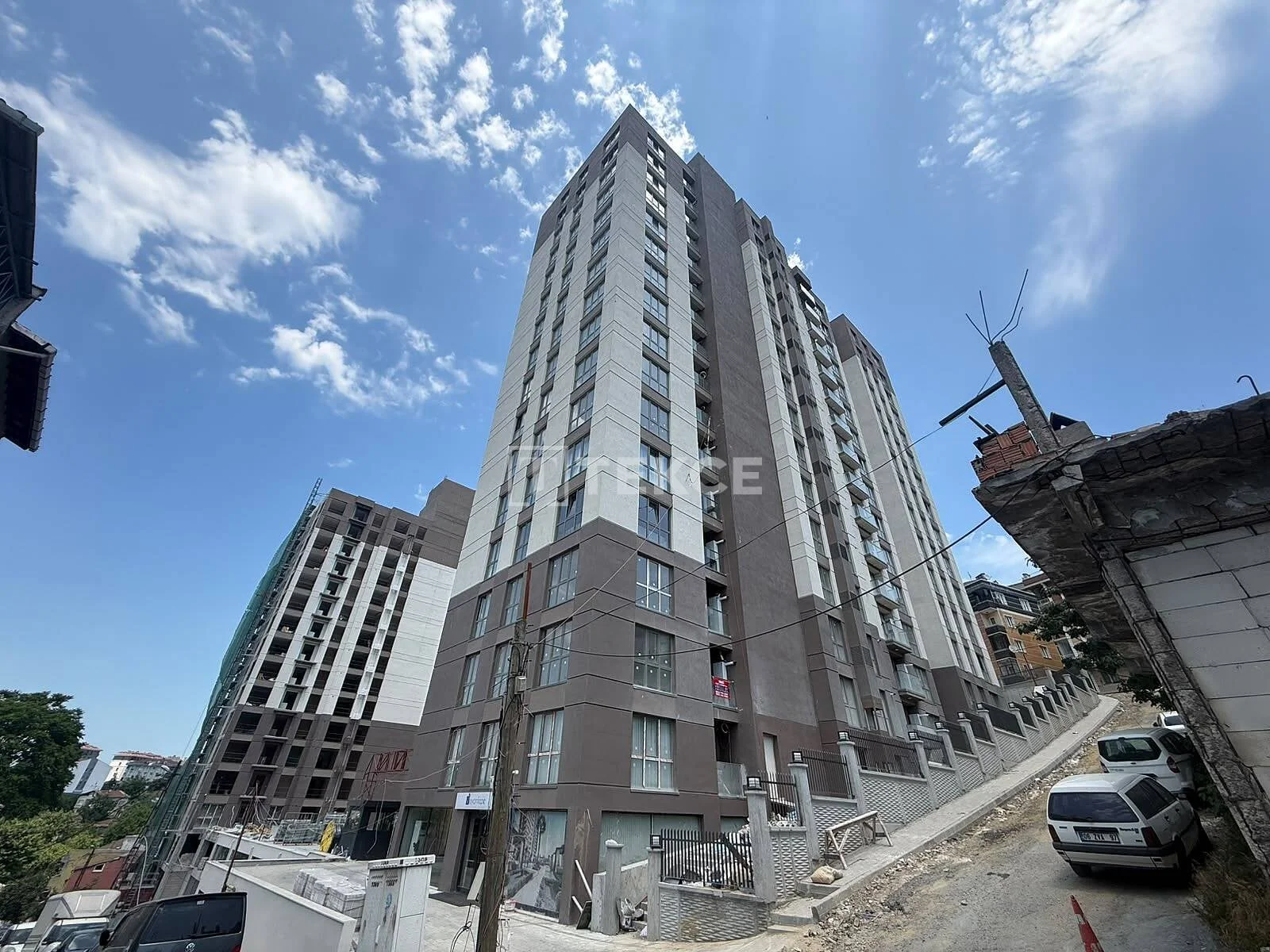 3-Bedroom Apartment with City View in Istanbul, photo 3