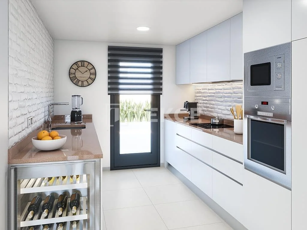 3-Bedroom Villa with Private Pool in Alicante, photo 5