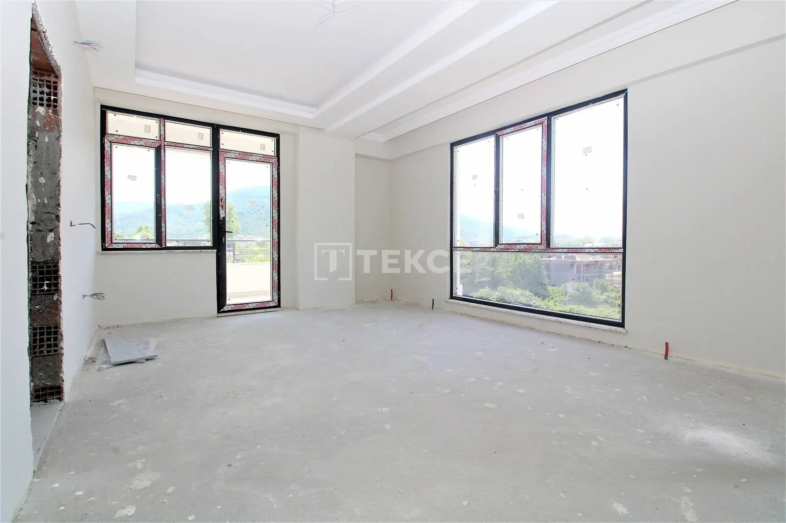 3-Bedroom Apartment with Mountain Views in Cinarcik, photo 5