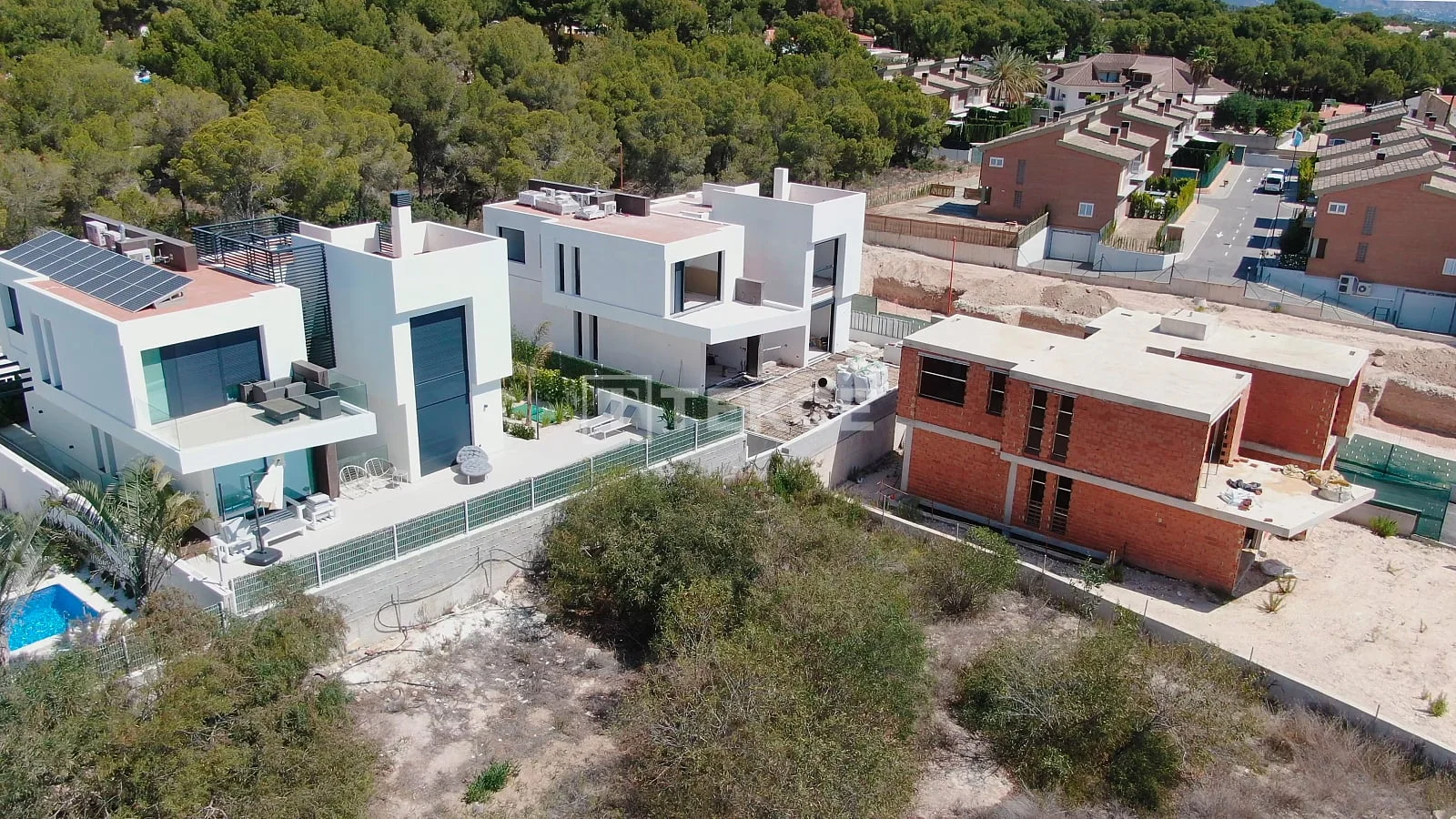 4-Bedroom Villa with Private Pool and Terrace in La Nucia, photo 3