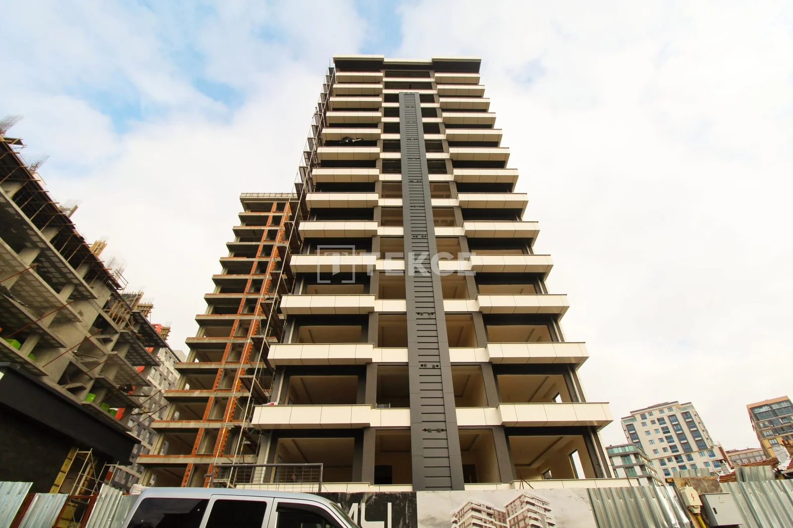 3-Bedroom Apartment with Lake View in Fatih, Istanbul, photo 3