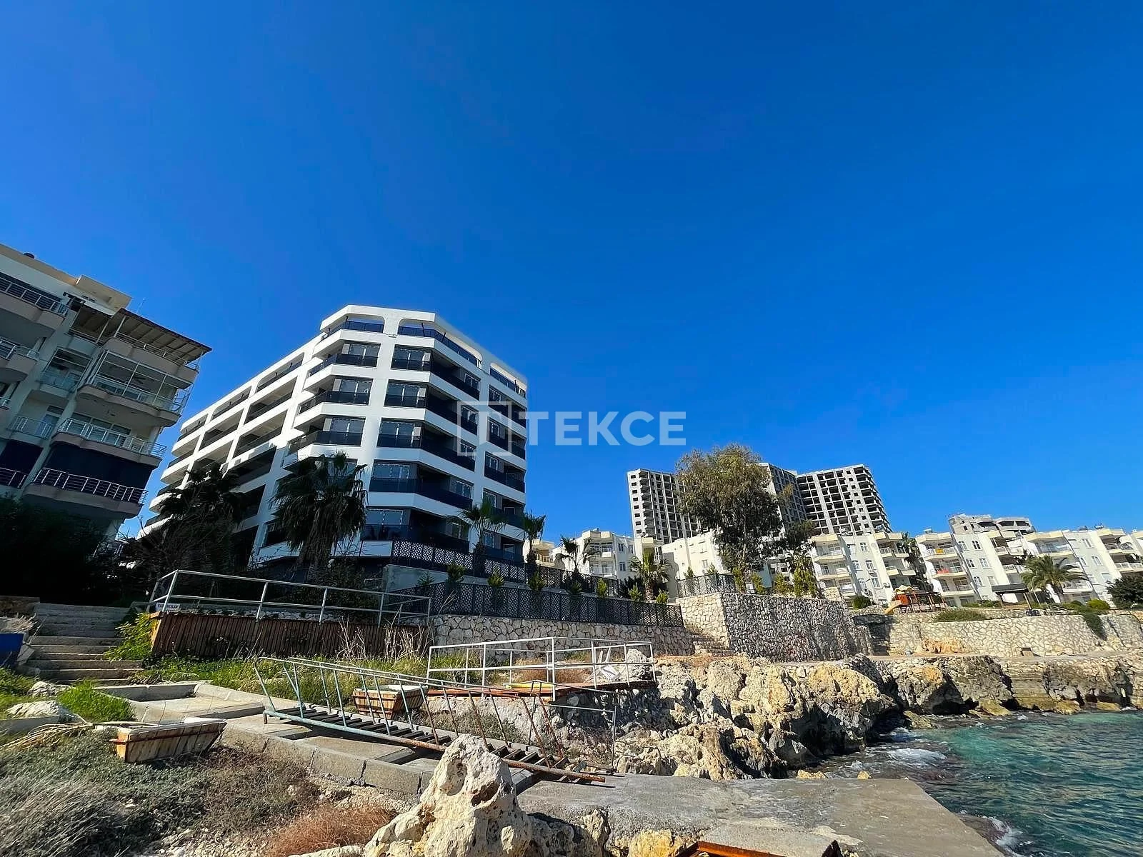 1-Bedroom Beachfront Apartment with Sea View in Mersin, Turkey, photo 2