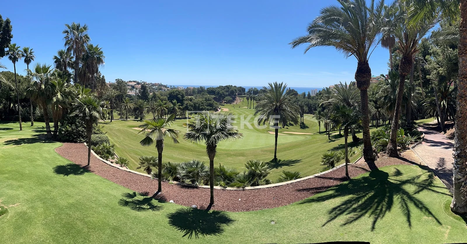 2-Bedroom Apartment with Sea and Golf Course Views in Benalmadena, photo 4