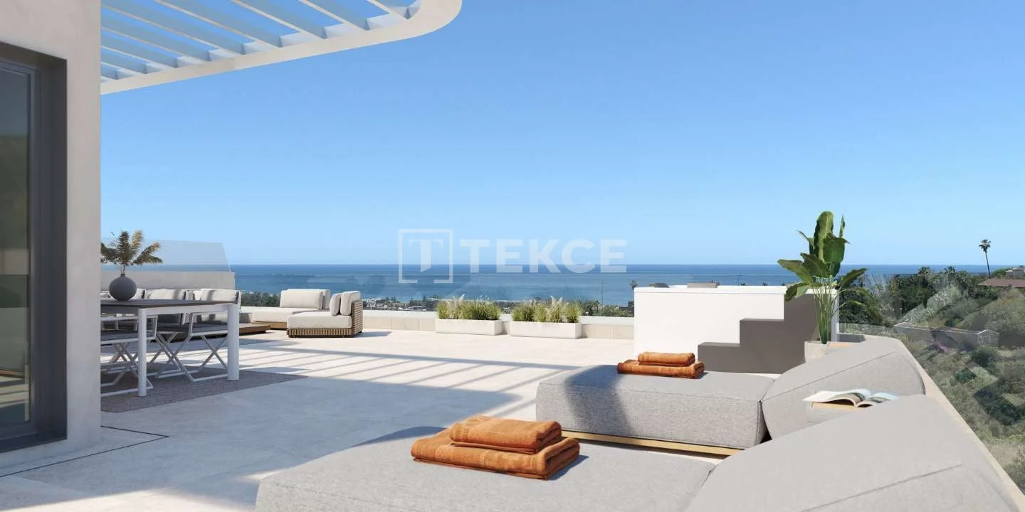 2-Bedroom Penthouse with Sea View in Estepona, photo 2