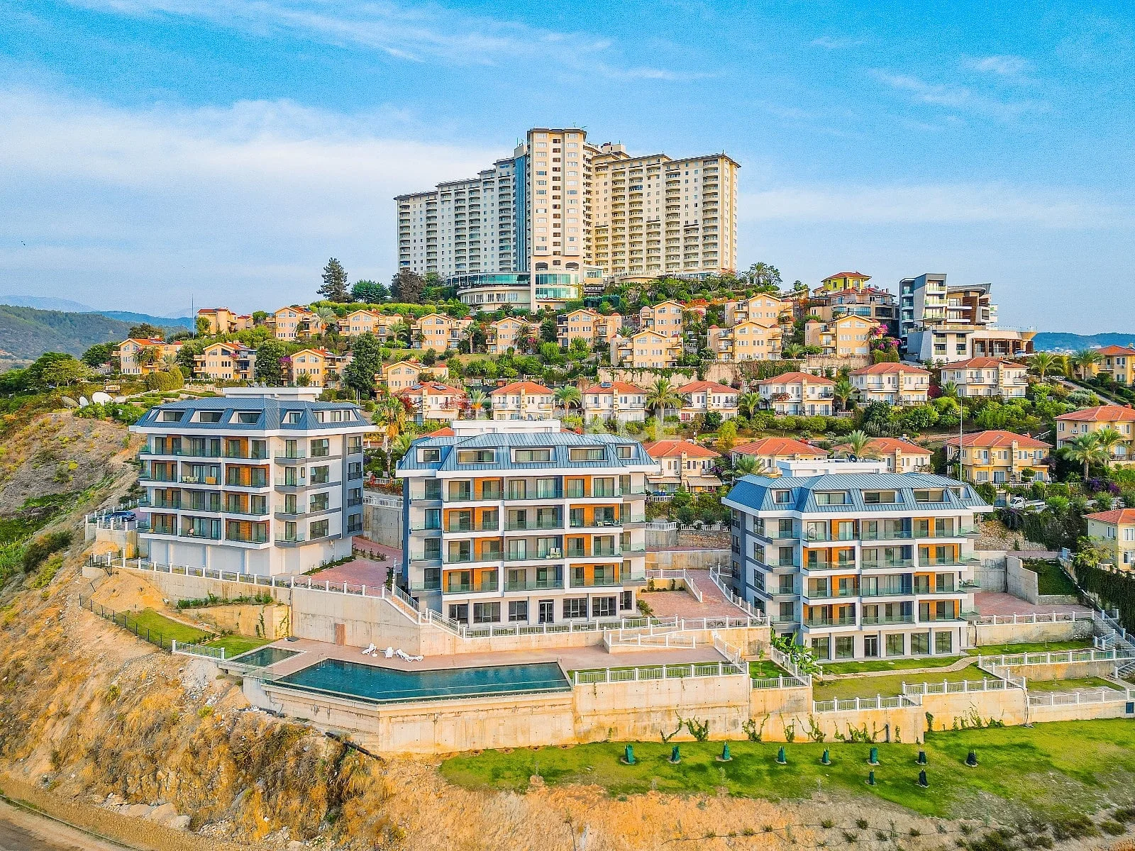 1-Bedroom Apartment with Sea and Mountain Views in Kargicak, Alanya