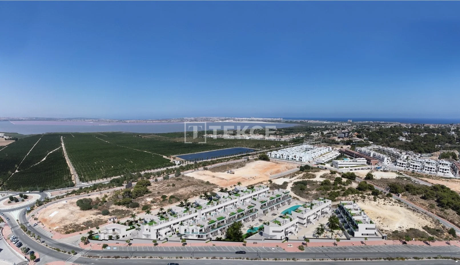 2-Bedroom Penthouse with Lake View in Torrevieja, photo 4