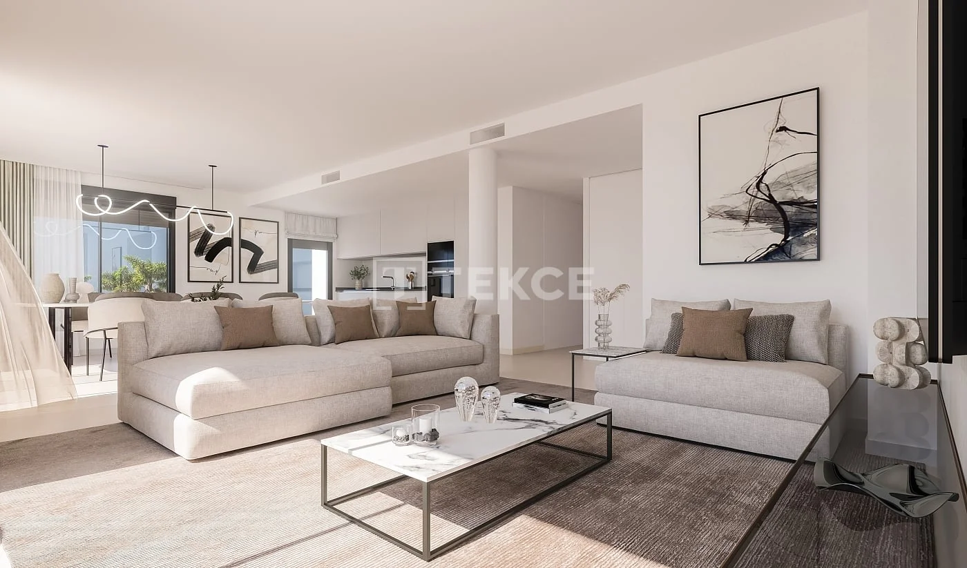 3-Bedroom Apartment with Sea View in Estepona, photo 5
