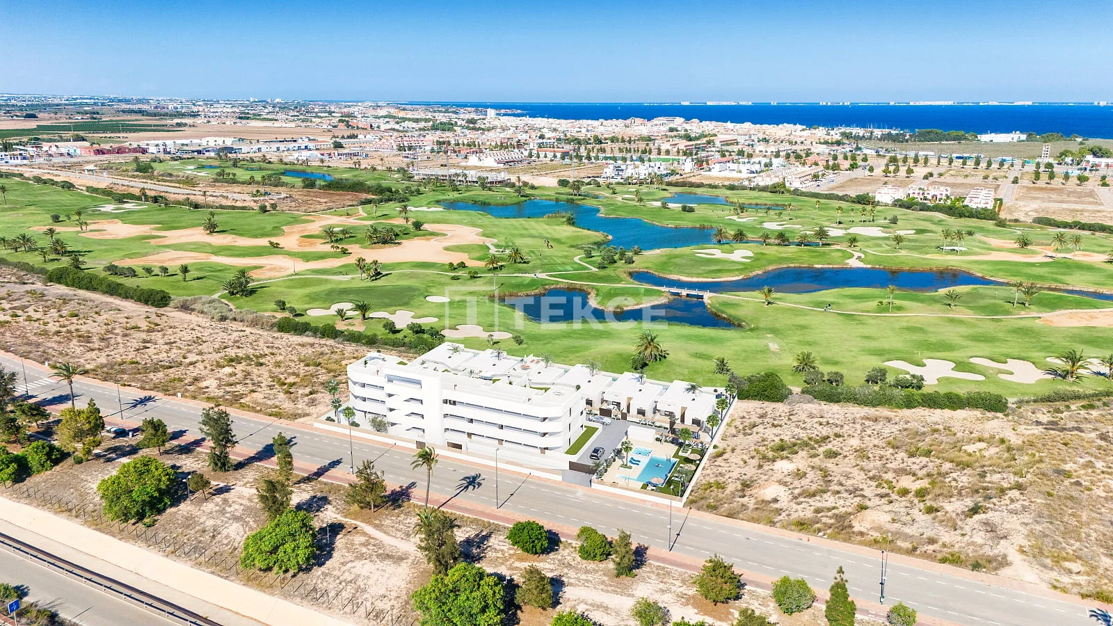 2-Bedroom Apartment with Golf and Sea View in Los Alcazares, photo 5