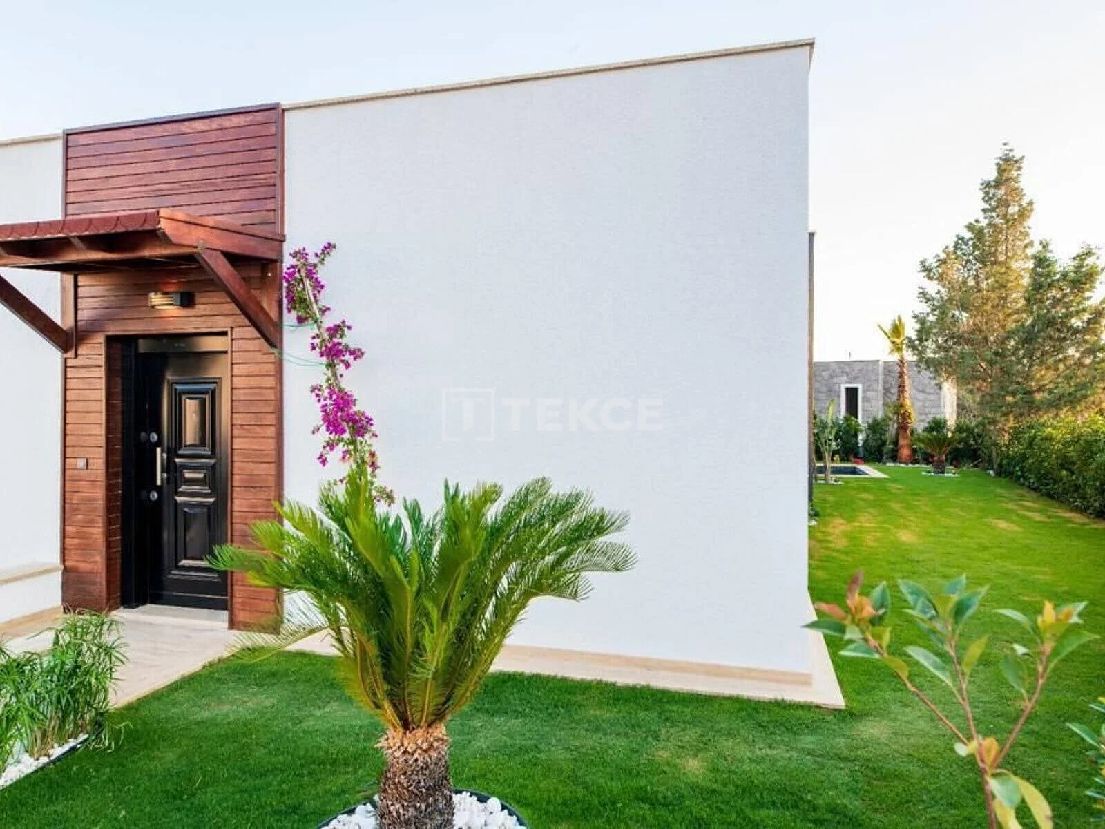 3-Bedroom Penthouse and Apartment with Private Garden in Bodrum, photo 3