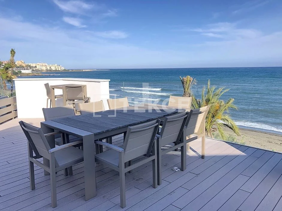 3-Bedroom Townhouse with Sea View in Estepona, photo 3