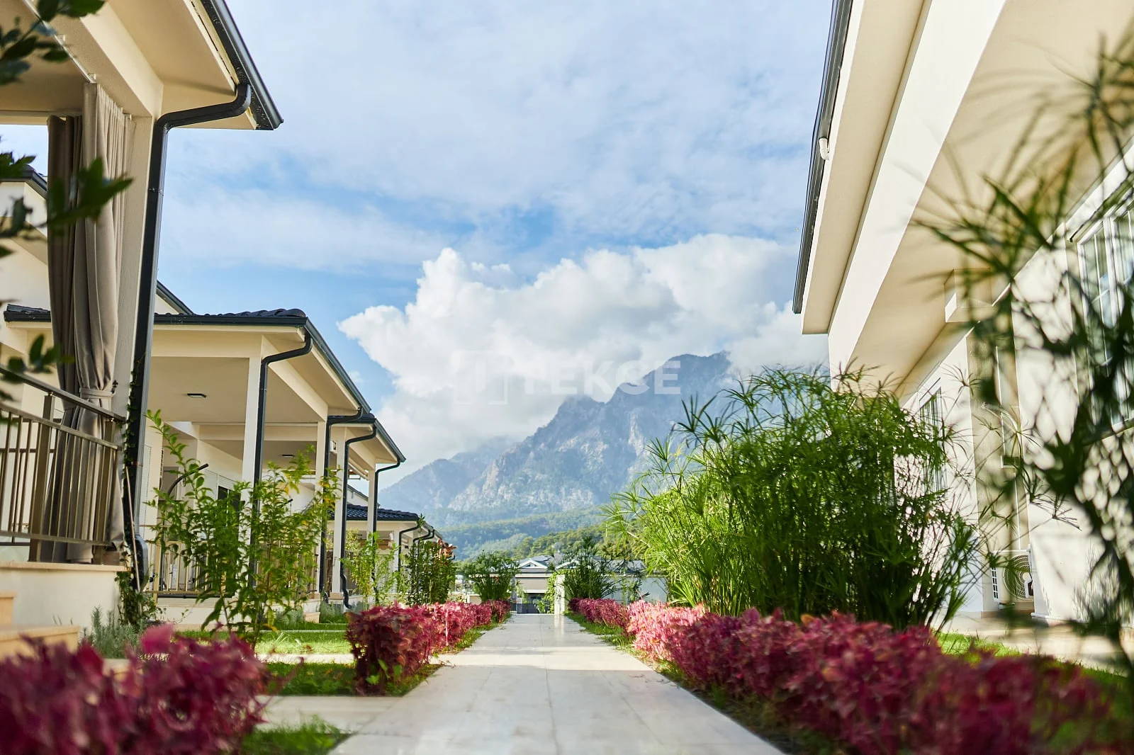 3-Bedroom Villa with Mountain View in Kemer, Turkey, photo 4