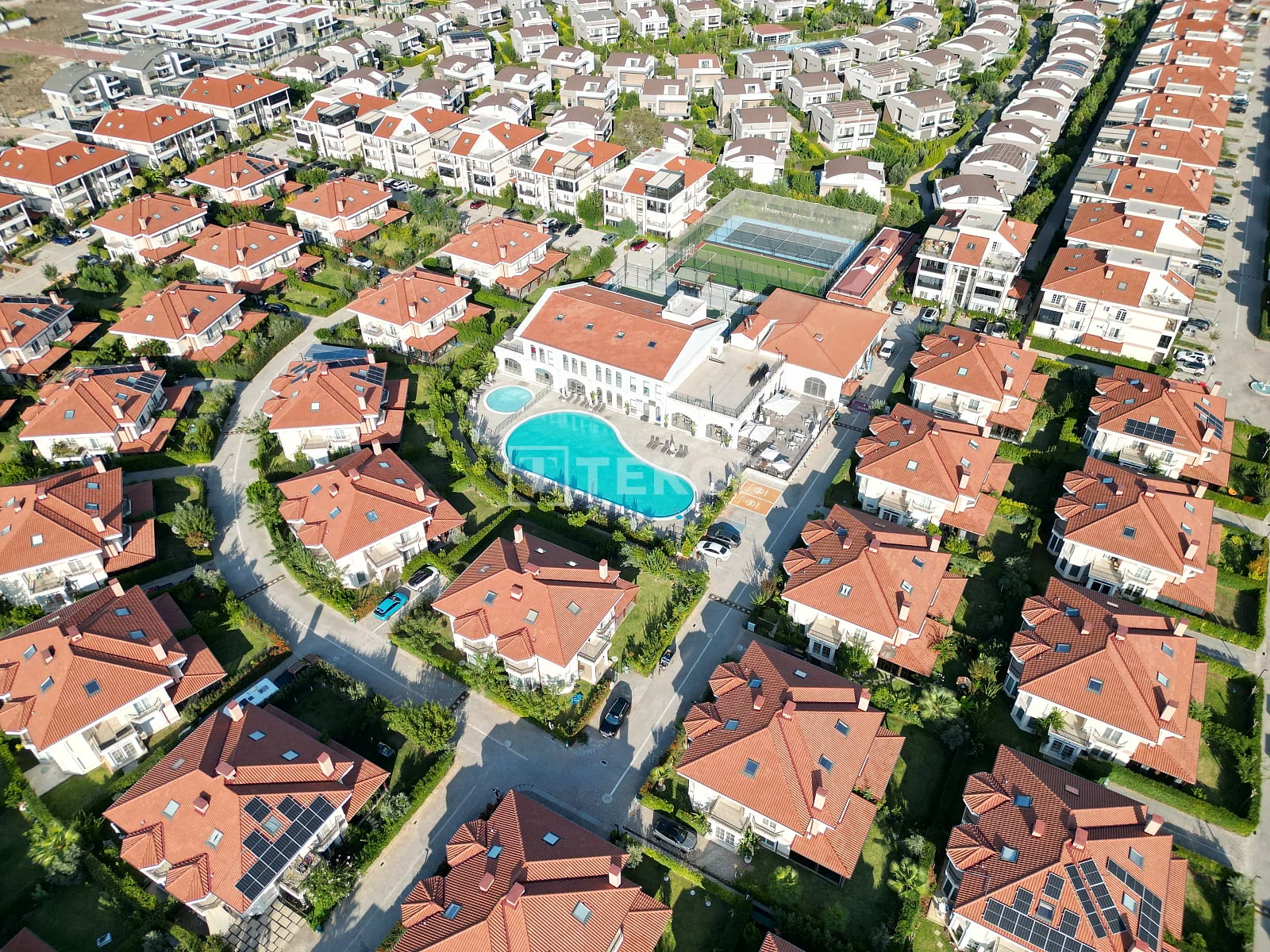 6-Bedroom Villa with Private Garden in Dosemealti, Antalya