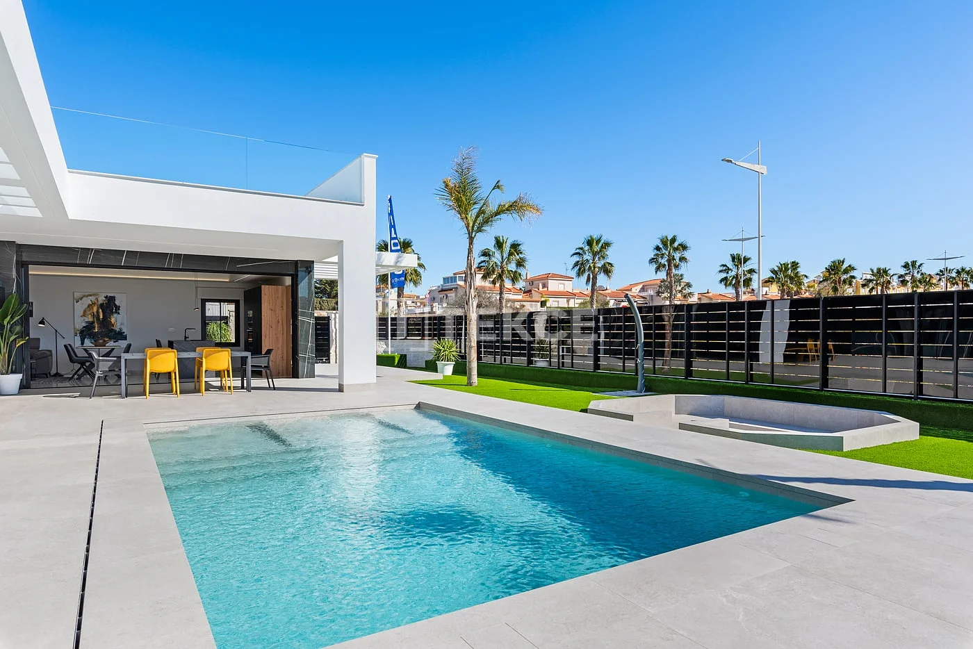 3-Bedroom Villa with Private Pool in Algarve, photo 4