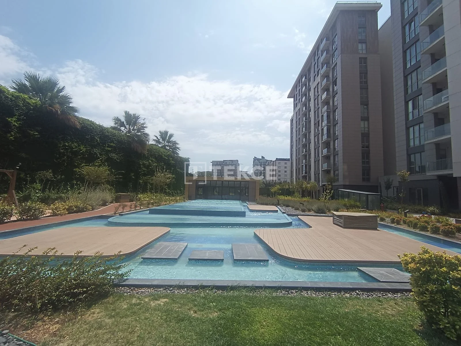 2-Bedroom Apartment with City View in Zeytinburnu, Istanbul, photo 3