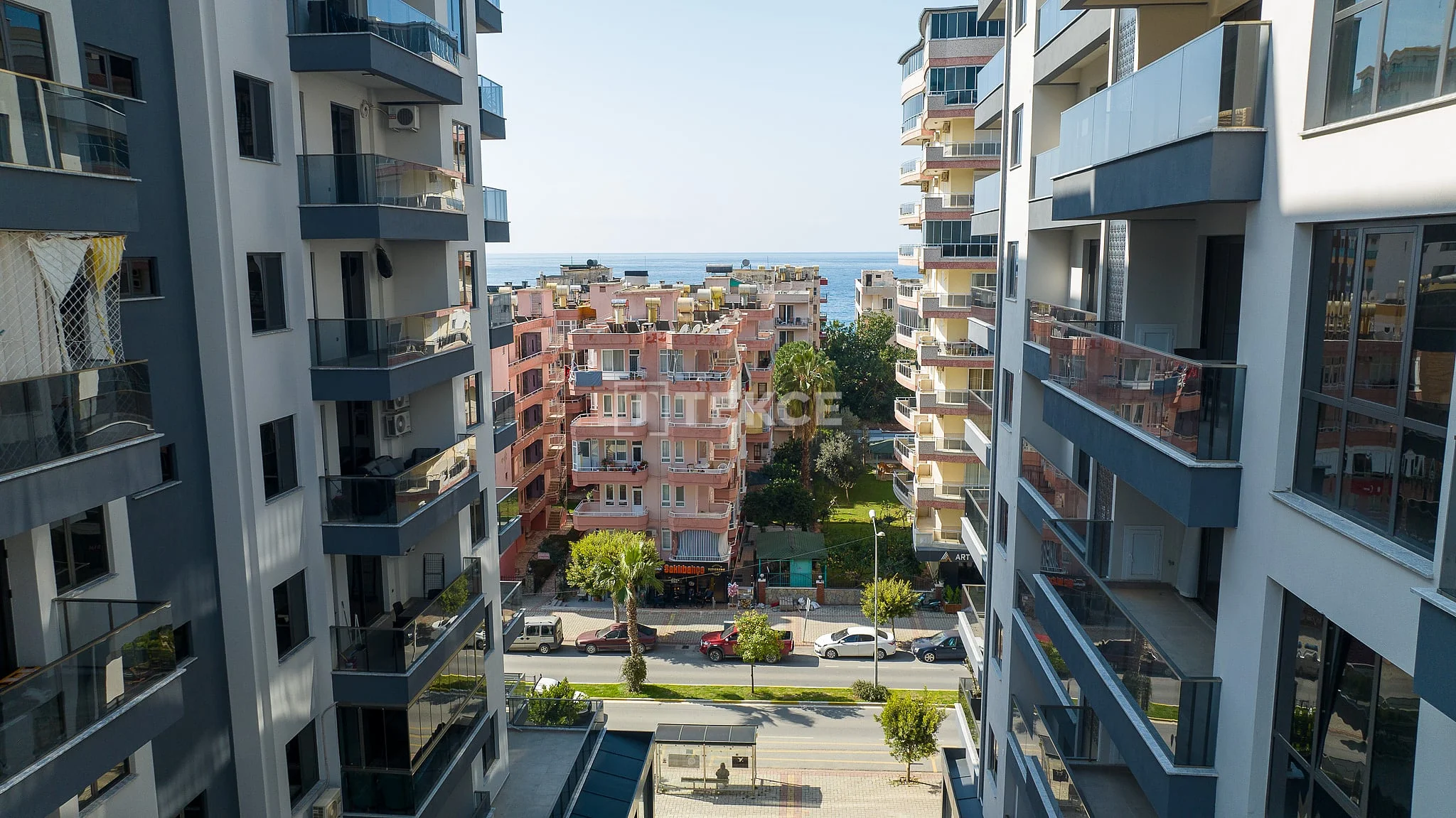 2-Bedroom Apartment with Sea View in Mahmutlar, Alanya, photo 2